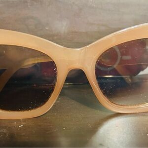 Chic Tan Sunglasses